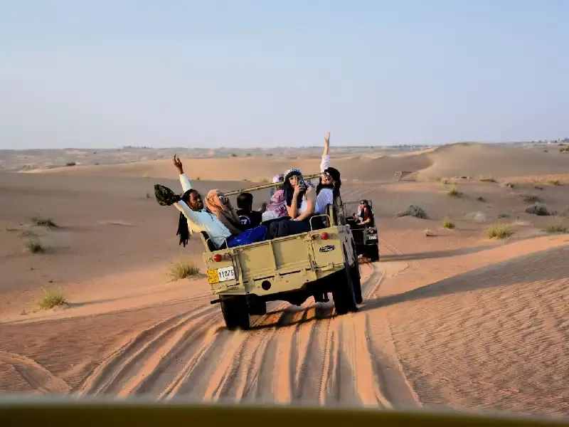 Safari nel Deserto con Pernottamento in Campo Desertico